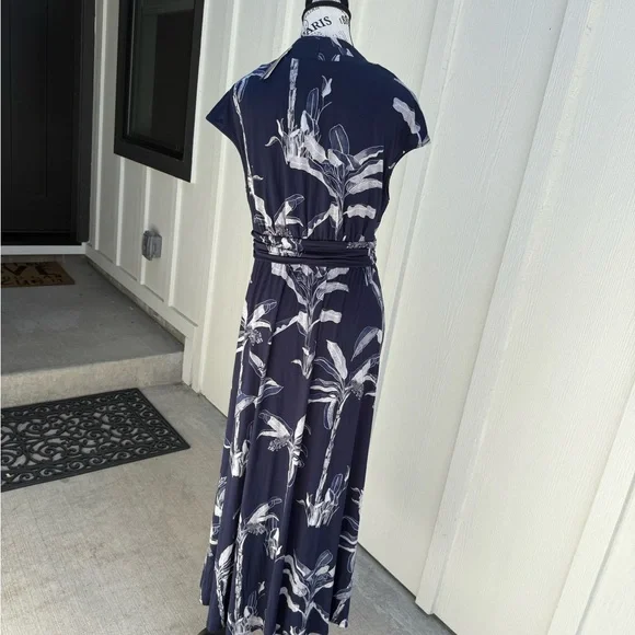 Soma Serenity Maxi Dress Navy Floral Print L Built-in Bra Cool Touch Pockets - Picture 7 of 15